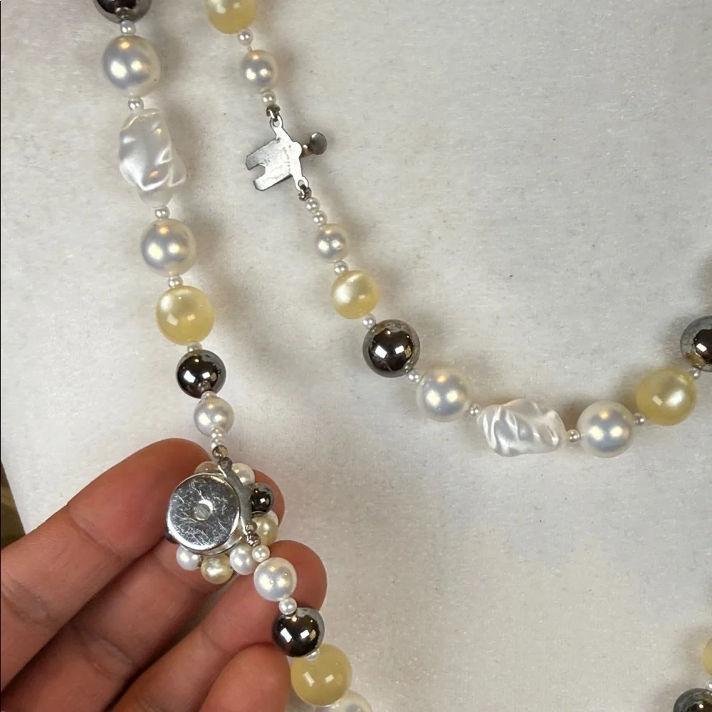 Vintage Double Strand Faux Pearl Necklace White Yellow Grey - Picture 8 of 10